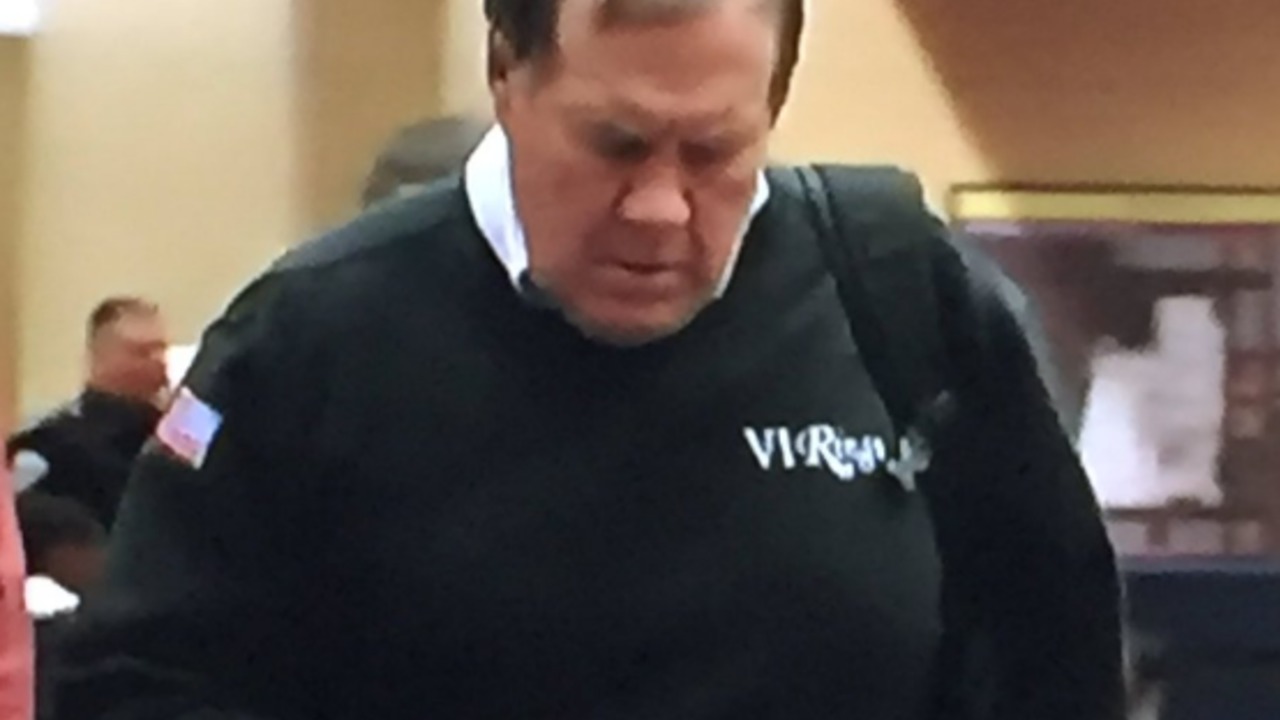 Belichick wears outdated 'VI Rings' shirt to combine | theScore
