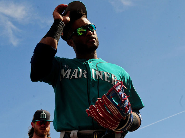 Mariners say goodbye to a dozen players for WBC