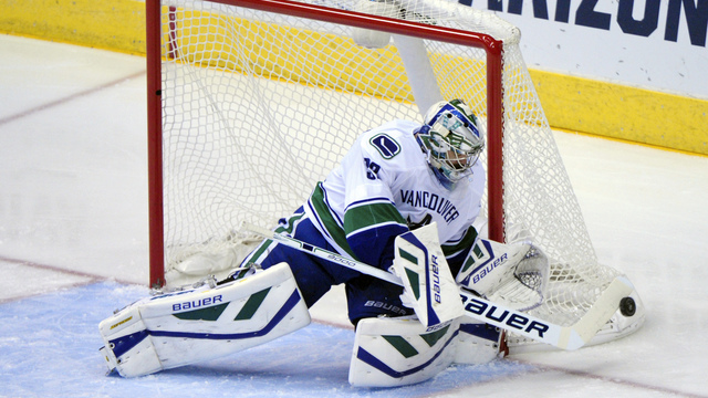 Bachman delivers 43-save win in 1st start since 2015