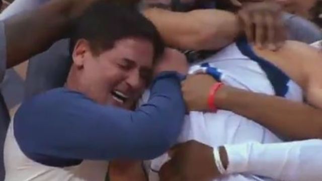Watch: Emotional Mark Cuban mobs Dirk to celebrate 30K-point plateau