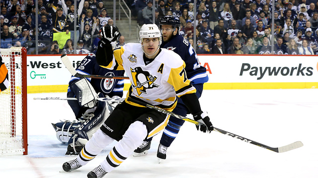 Malkin gets Gordie Howe hat trick, hits 30-goal mark for 1st time in 5 years