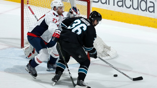 Hansen records 1st point with Sharks with assist on Thornton snipe
