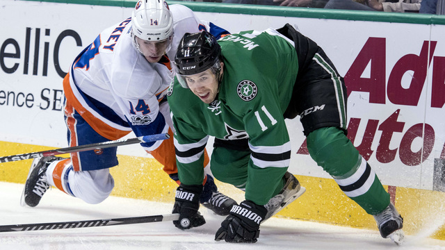 Stars sign McKenzie to 1-year, $700K extension