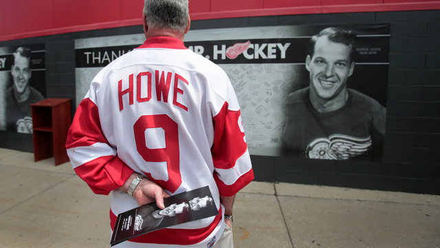 Gordie Howe statue unveiled at Hockey Hall of Fame