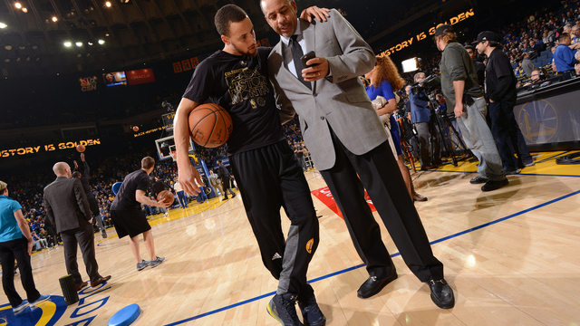 Steph passes dad Dell on all-time list, but shooting struggles continue