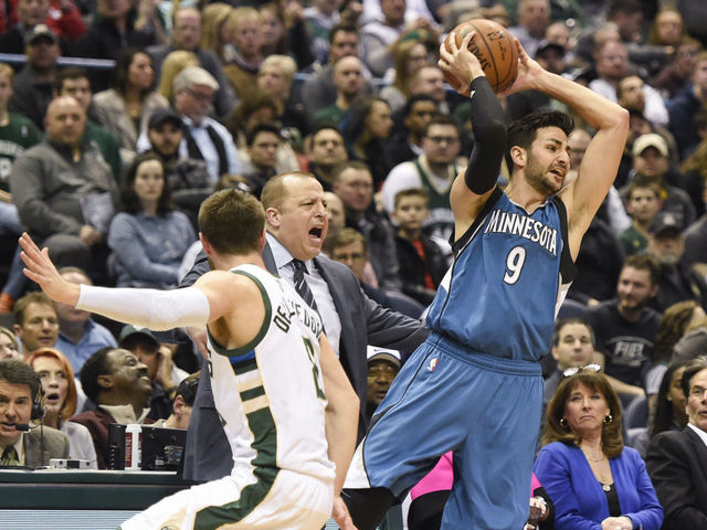 Watch: T-Wolves' Rubio sets franchise assist record with dish to KAT