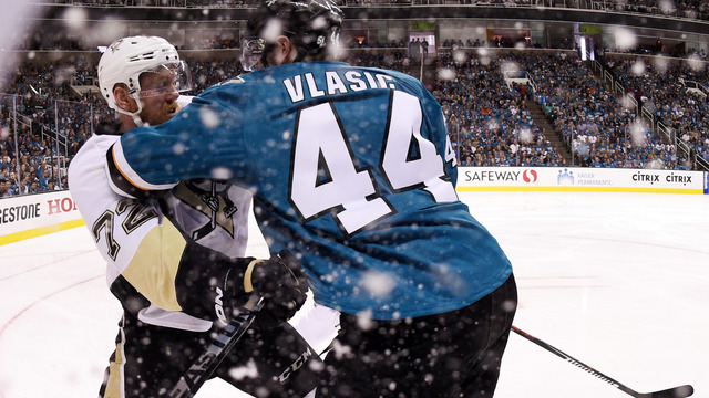 Vlasic would like to play entire career with Sharks