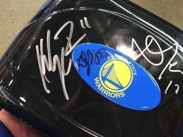 Klay Thompson autographs fan's toaster