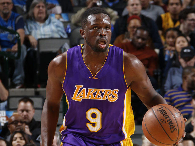 Report: Lakers shut down healthy Deng for rest of season