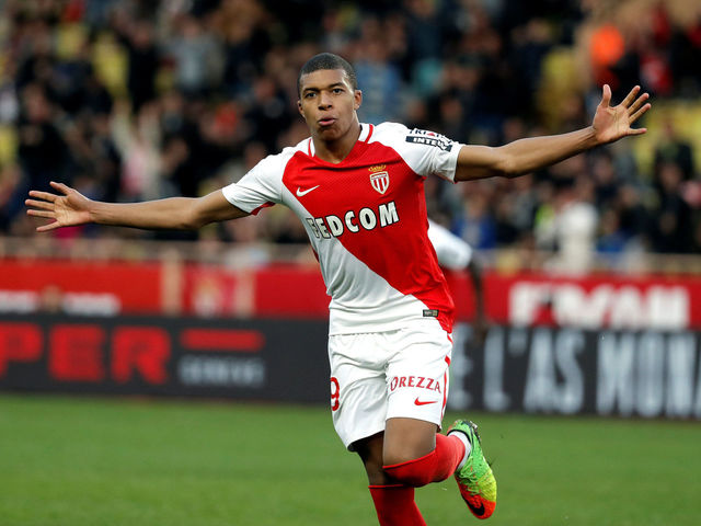 Monaco starlet Mbappe grabs Champions League attention