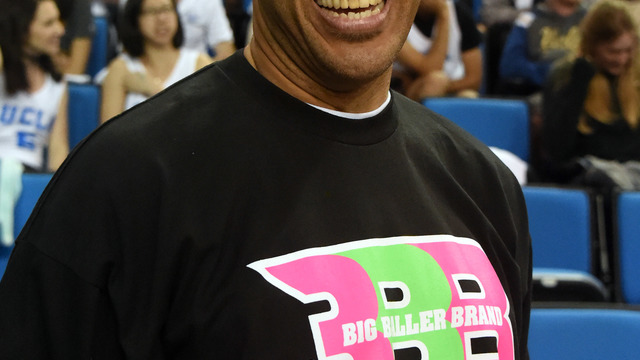 LaVar fires back at Shaq: Why doesn't your son wear your signature shoe?