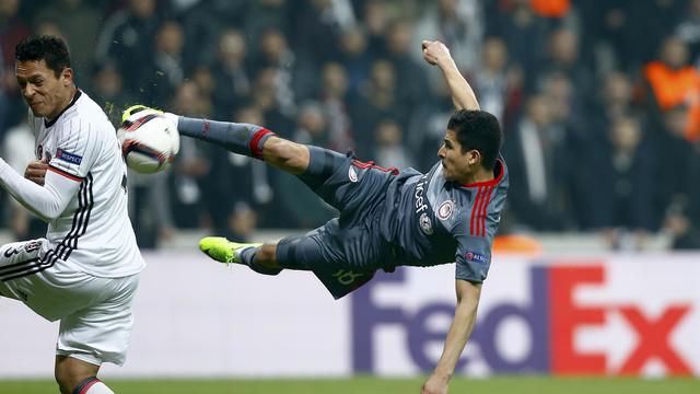 Watch: Elyounoussi's acrobatic effort unable to inspire Olympiacos