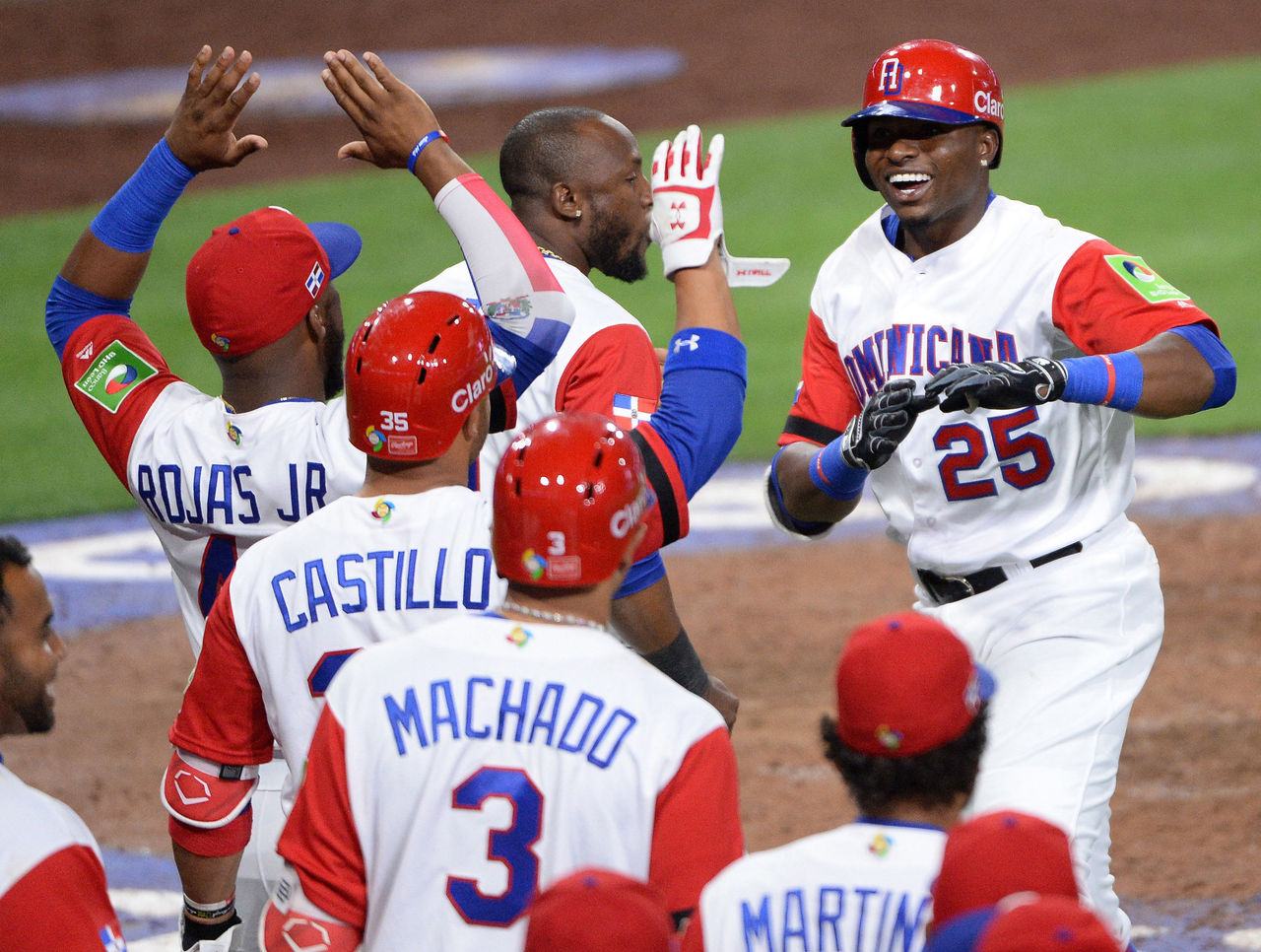 Cruz, Polanco homer as Dominican Republic silences Venezuela