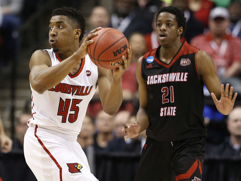 Louisville's Mitchell mistook CBS sideline reporter for spy | theScore.com