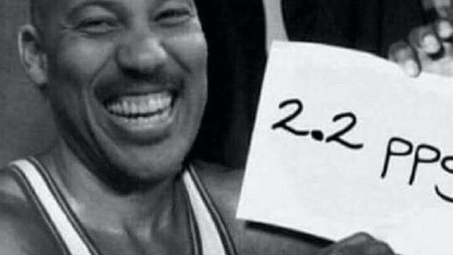 Look: Kenny Smith helps Barkley take another jab at LaVar Ball