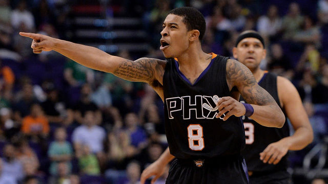 Bulls claim Ulis off waivers, convert him to 2-way player