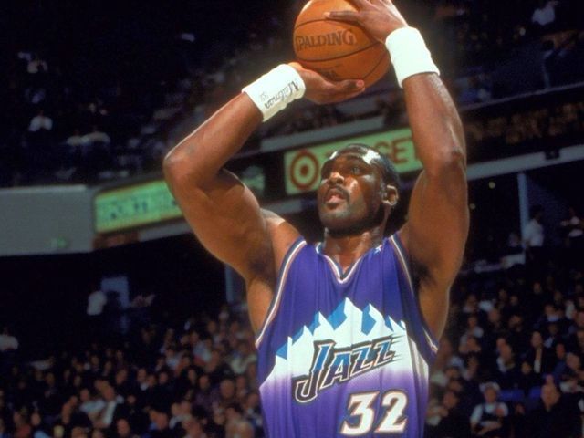 Karl Malone rips NBA players for resting: 'Get your a-- playing'