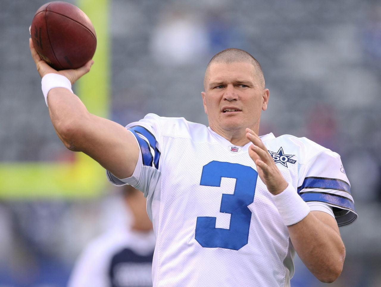 Cowboys sign retired QB Jon Kitna as emergency behind Romo