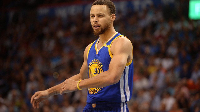Watch: Curry throws down 1st dunk of season