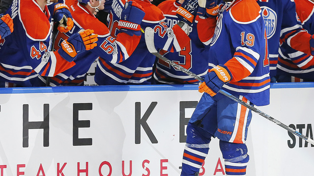 Watch: Maroon drops down bunt for 25th goal of season