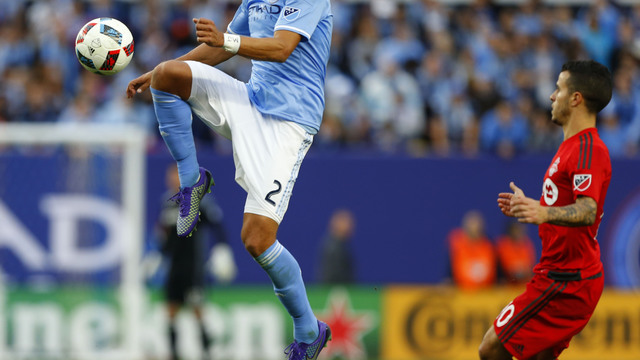 Toronto FC acquires defensive depth with Jason Hernandez