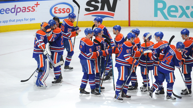 Couple wins over 300K in Oilers' 50/50 draw