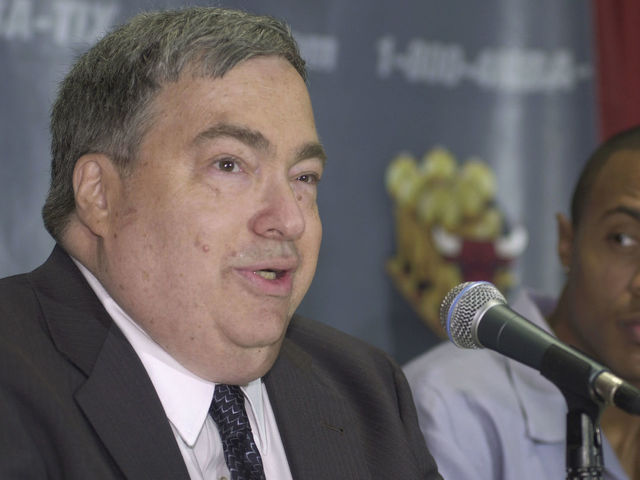 Bulls honor late Jerry Krause with moment of silence