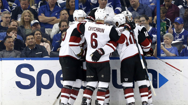 Coyotes' young guns shine in rare offensive outburst