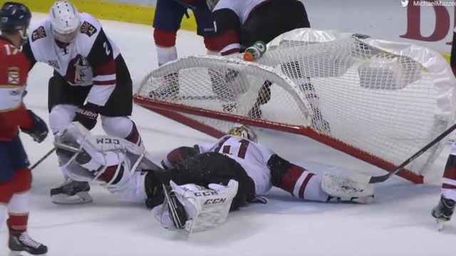 Panthers' Thornton scores as net falls on Coyotes' Smith