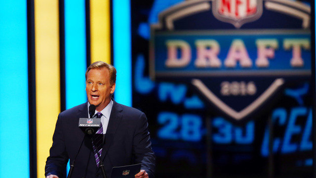 2017 draft breaks record for most trades in history of event