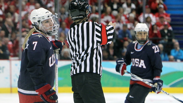 U.S. senators urge USA Hockey to end dispute with women's team