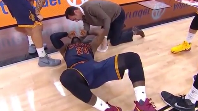 LeBron 'fine' after getting a scare from David Lee elbow