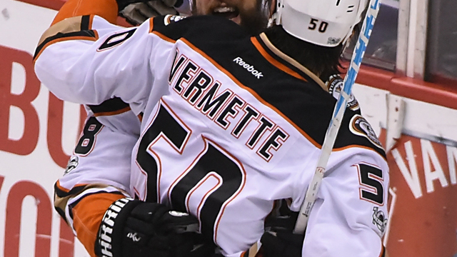 Ducks, Sharks into playoffs after Kings' loss
