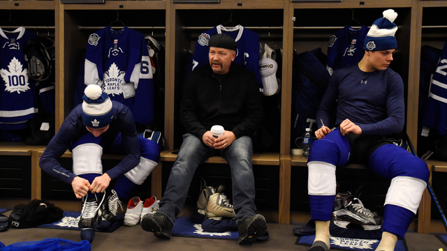 Clark knew goal record was in jeopardy in 2nd period of Matthews' 1st game
