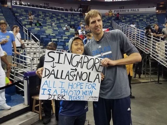 Dirk poses with fan who flew from Singapore to see him
