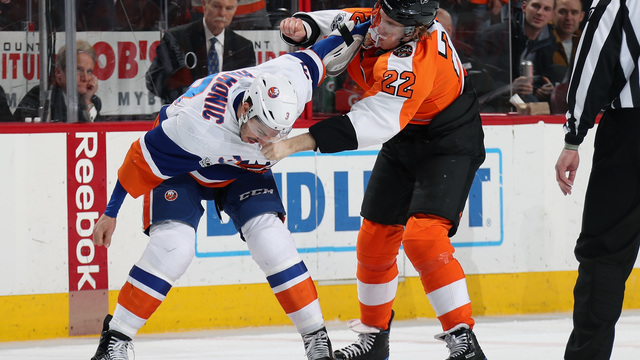 Weise, Simmonds record Gordie Howe hat tricks in 1st period vs. Islanders