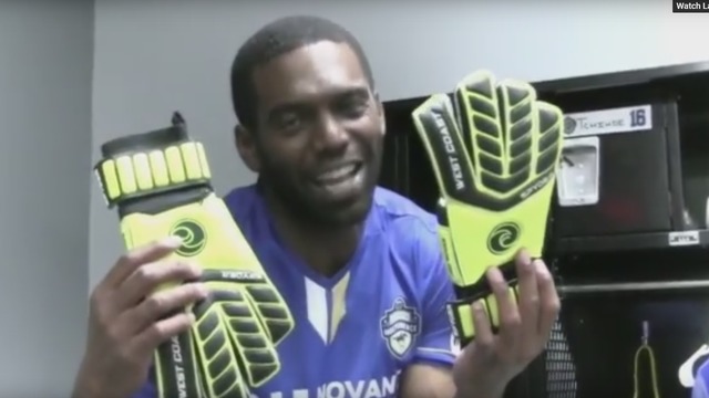 Randy Moss pulls off April Fools' prank with pro soccer team