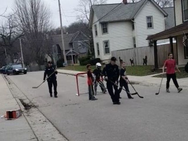 Police called to stop kids street hockey game start playing