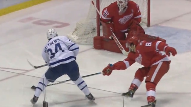 Watch: Matthews streaks up ice, beats Howard with quick shot