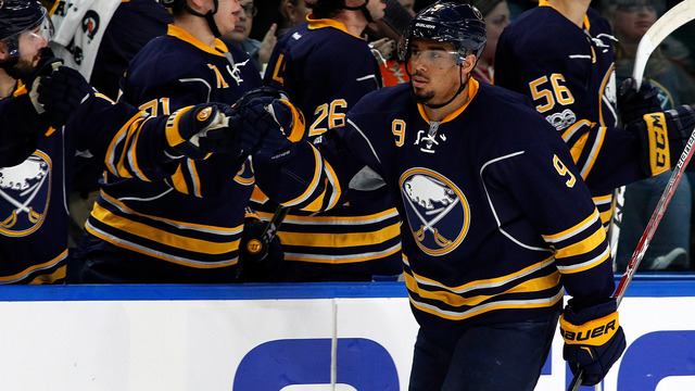 Watch: Sabres' Smith sets up Kane for 2-on-1 goal in debut