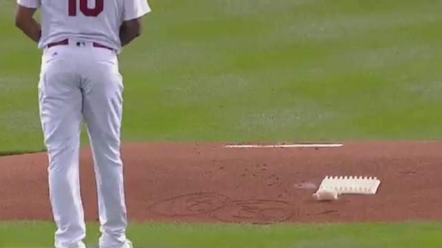Martinez pays tribute to lost friends Ventura, Taveras in opener