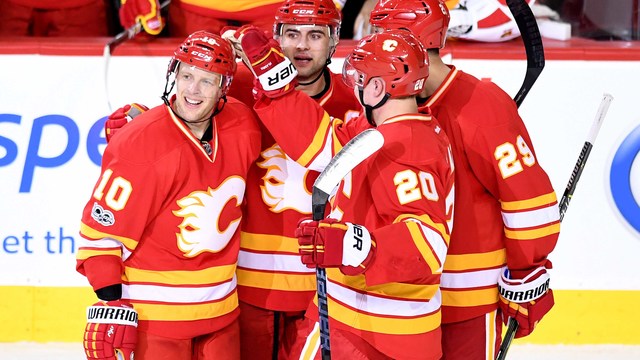Flames' Versteeg proves value with pair of clutch power-play tallies