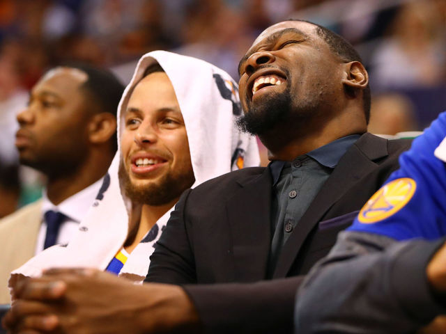 Warriors clinch home court throughout playoffs with win over Suns