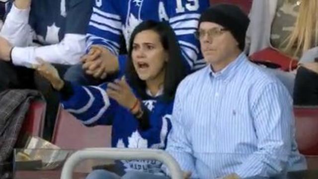 Watch: Matthews' parents perturbed after he takes knee-on-knee hit