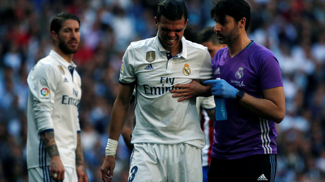 Real Madrid's Pepe diagnosed with 2 fractured ribs