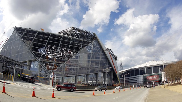 Watch: Falcons unveil halo video board in new stadium