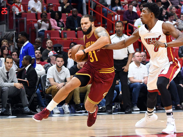 Watch: Cavs' Williams hits ridiculous 4-point play in OT vs. Heat