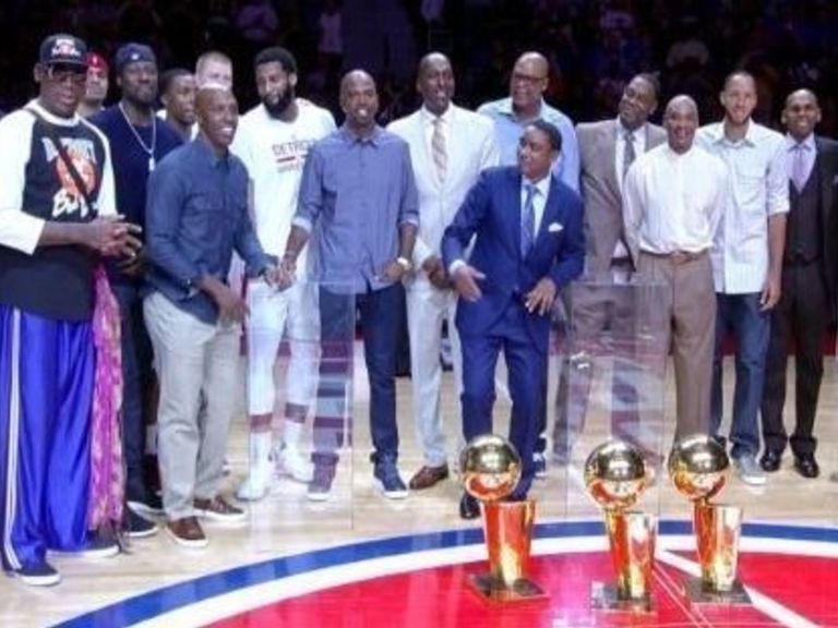 Pistons legends help close down Palace of Auburn Hills