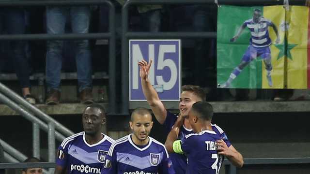 Anderlecht's late goal stings Manchester United in Belgium