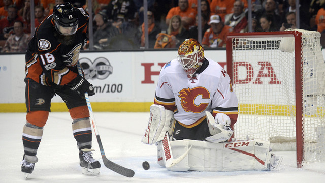 Elliott: Ducks didn't earn win - Flames gave it to them